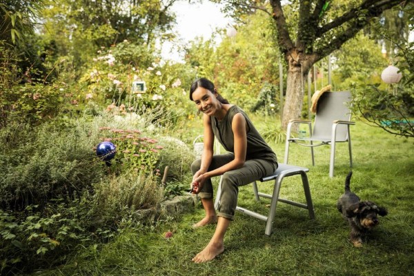 CIRRUS stohovatelné, hliníkové křeslo - stříbrná / šedá