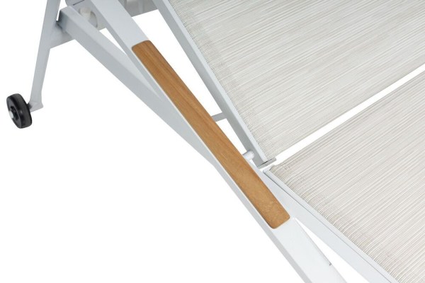 DIAMOND hliníkové lehátko s teakovými područkami - bílá/krémová