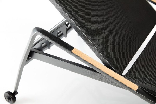 DIAMOND hliníkové lehátko s teakovými područkami - antracit/antracit