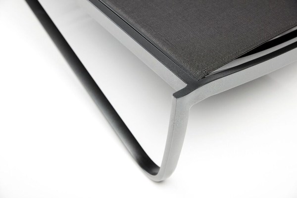 DIAMOND hliníkové lehátko s teakovými područkami - antracit/antracit