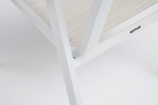 MEMPHIS TEAK stohovatelné, hliníkové křeslo s teakovými područkami - bílá / béžová