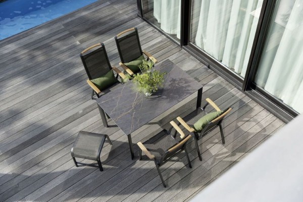 MEMPHIS TEAK stohovatelné, hliníkové křeslo s teakovými područkami - antracit / bronzová