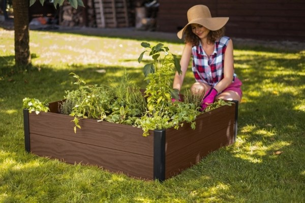 MAPLE SQUARE - hnědý