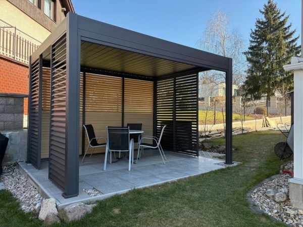 Bioklimatická pergola INTRO PLUS 4x3 m volně stojící